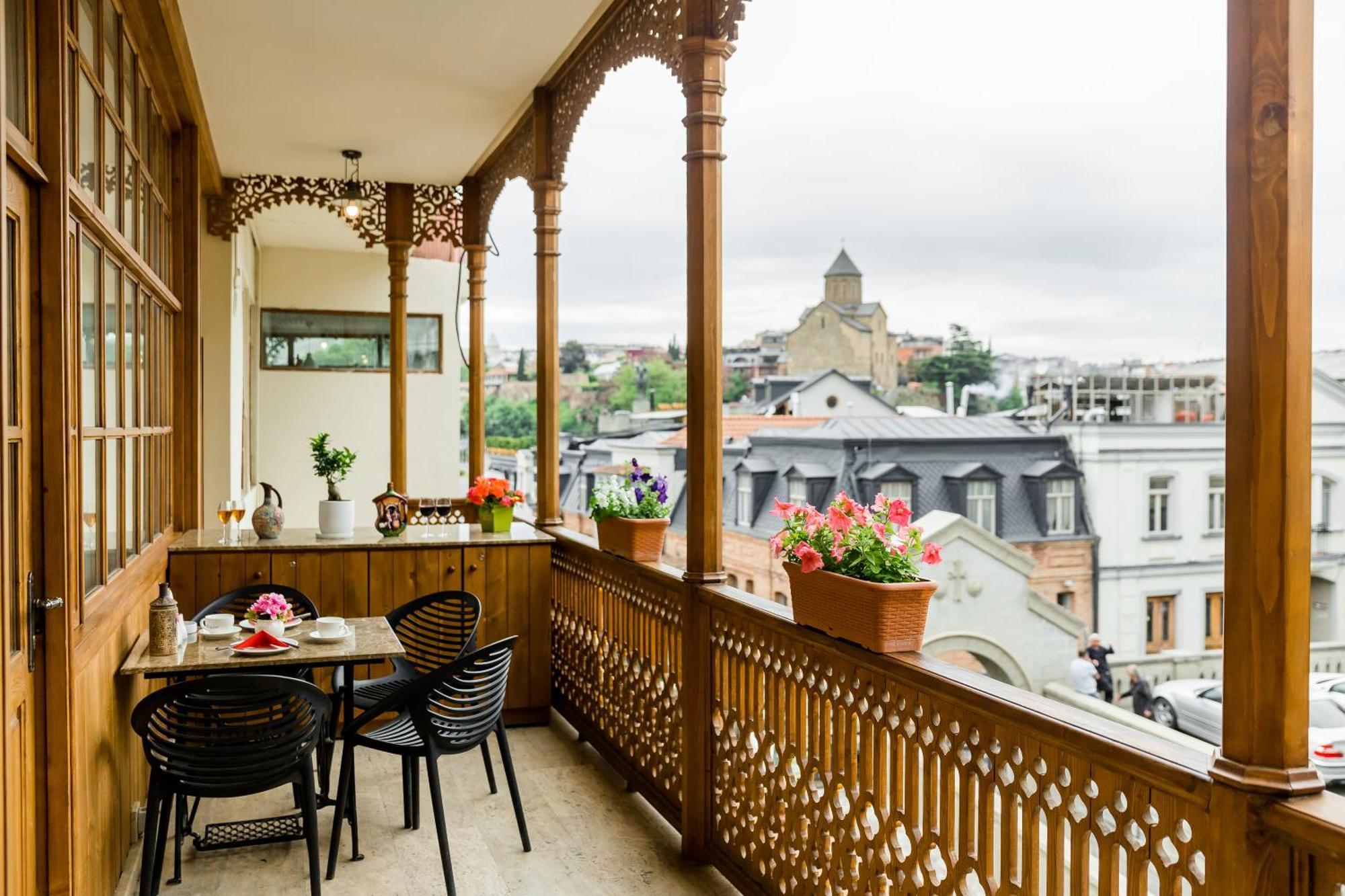 Rasta Maidan Hotel Tbilisi Buitenkant foto