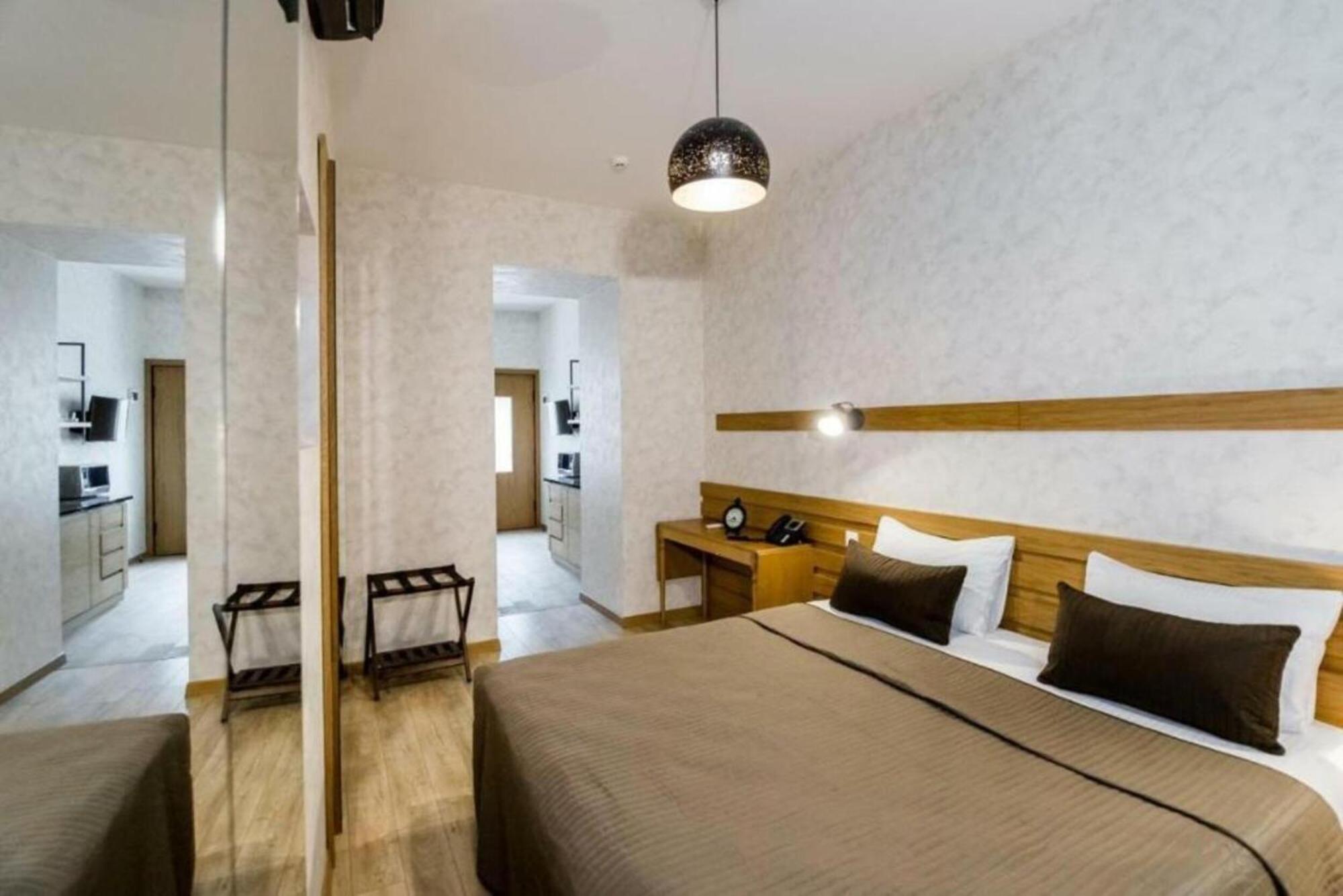 Rasta Maidan Hotel Tbilisi Buitenkant foto