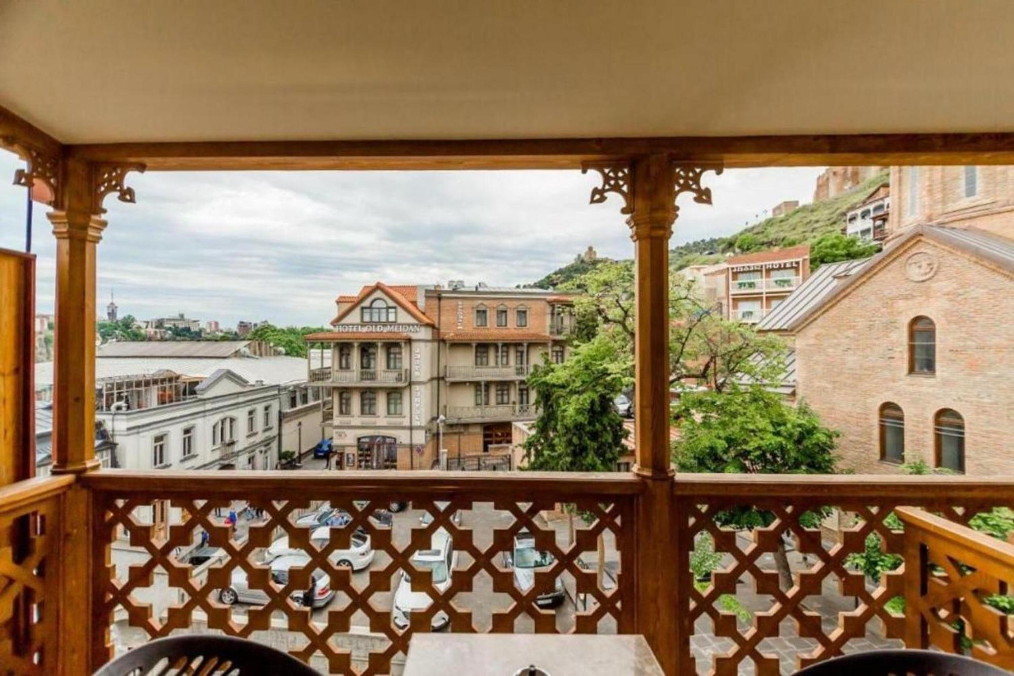 Rasta Maidan Hotel Tbilisi Buitenkant foto