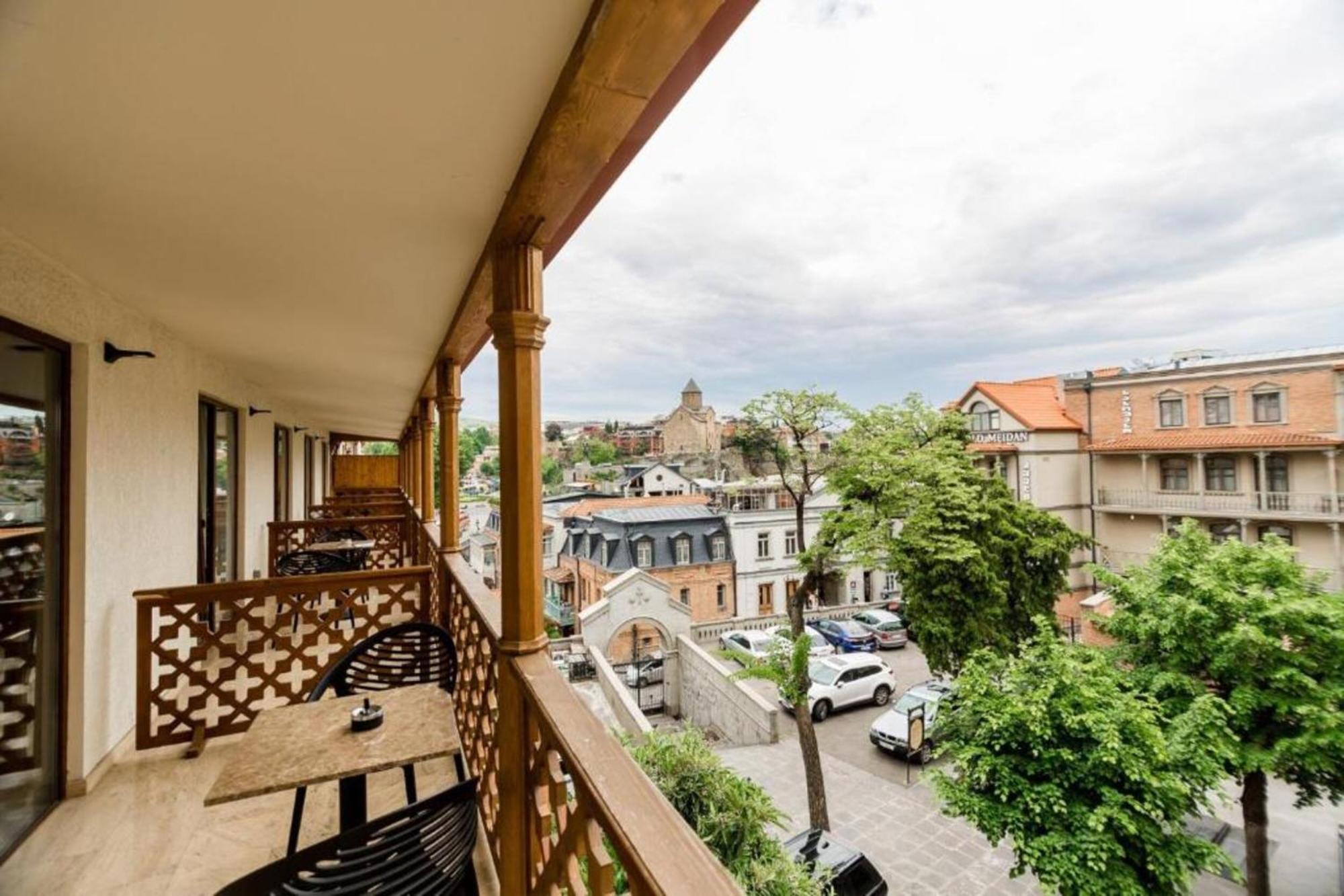 Rasta Maidan Hotel Tbilisi Buitenkant foto